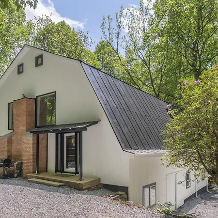 Renovated Barn In The Woods For A Fun Retreat Vila